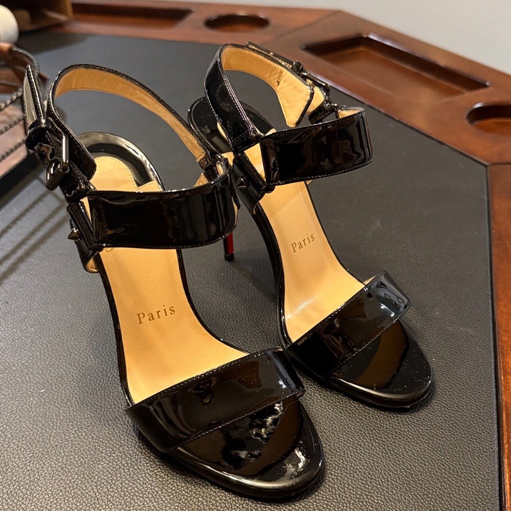 Black Patent Leather Heels sz 36 like new